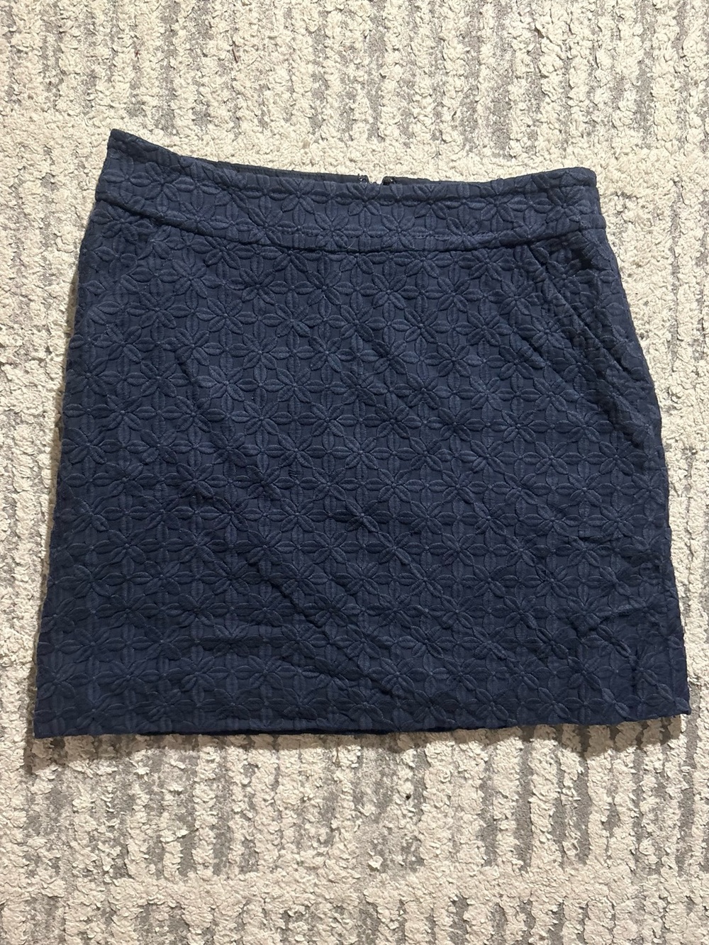 Banana republic blue embroidered pocket pencil skirt size 4 petite